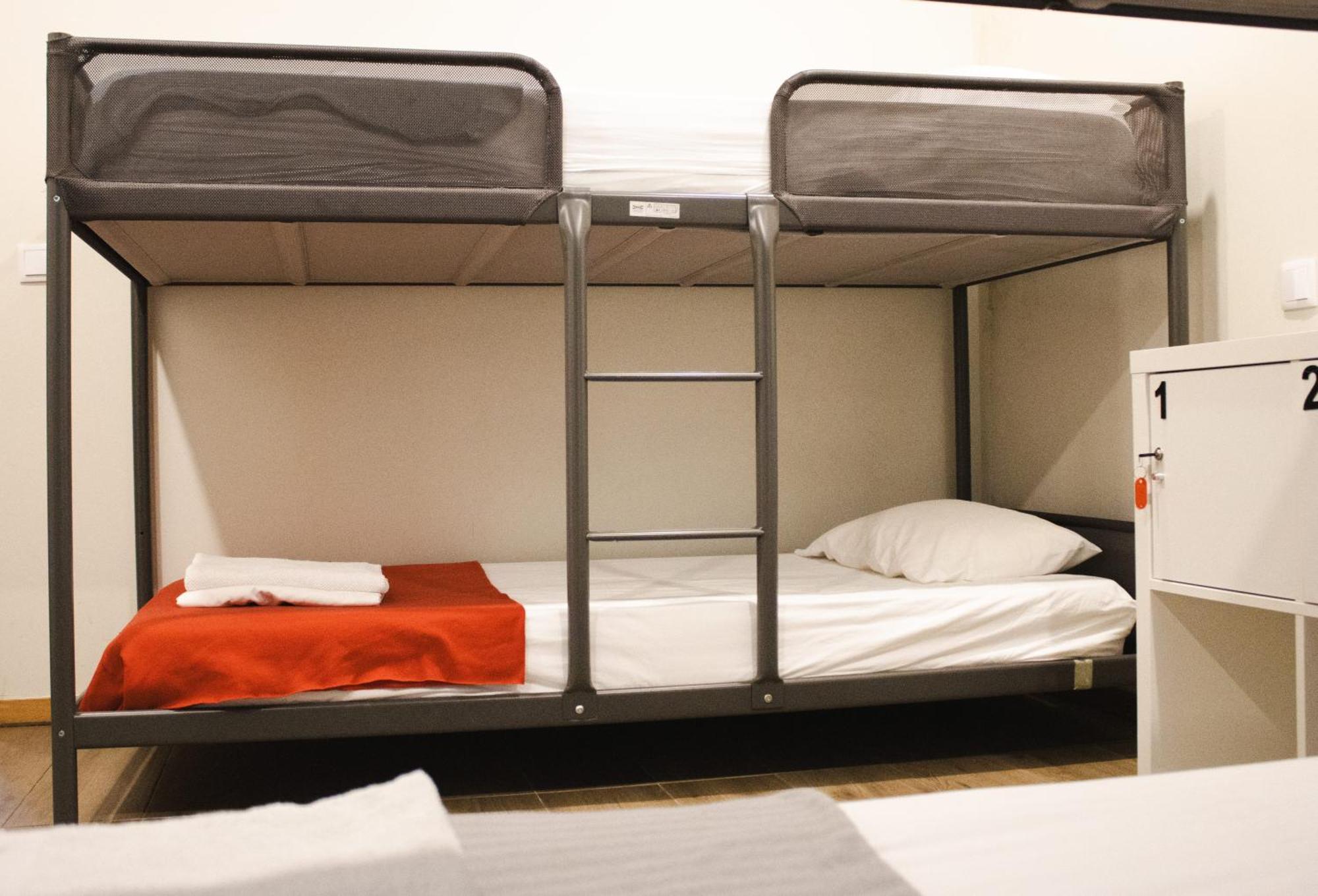 Pbh Hostal Oporto