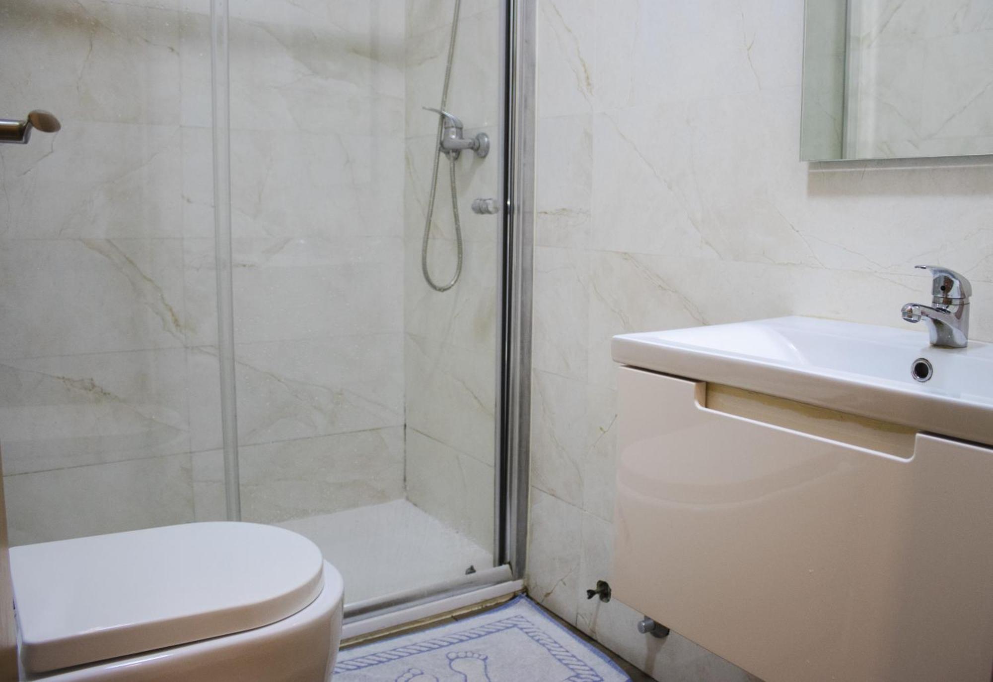 Pbh Hostal *